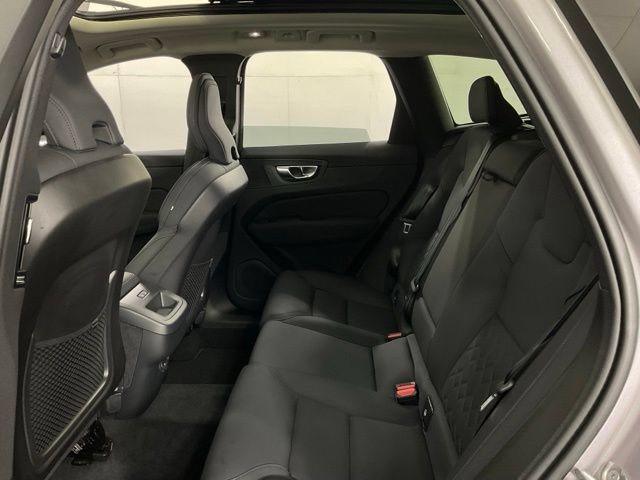 Certified 2026 Volvo XC60 B5 Plus AWD/4WD image 30