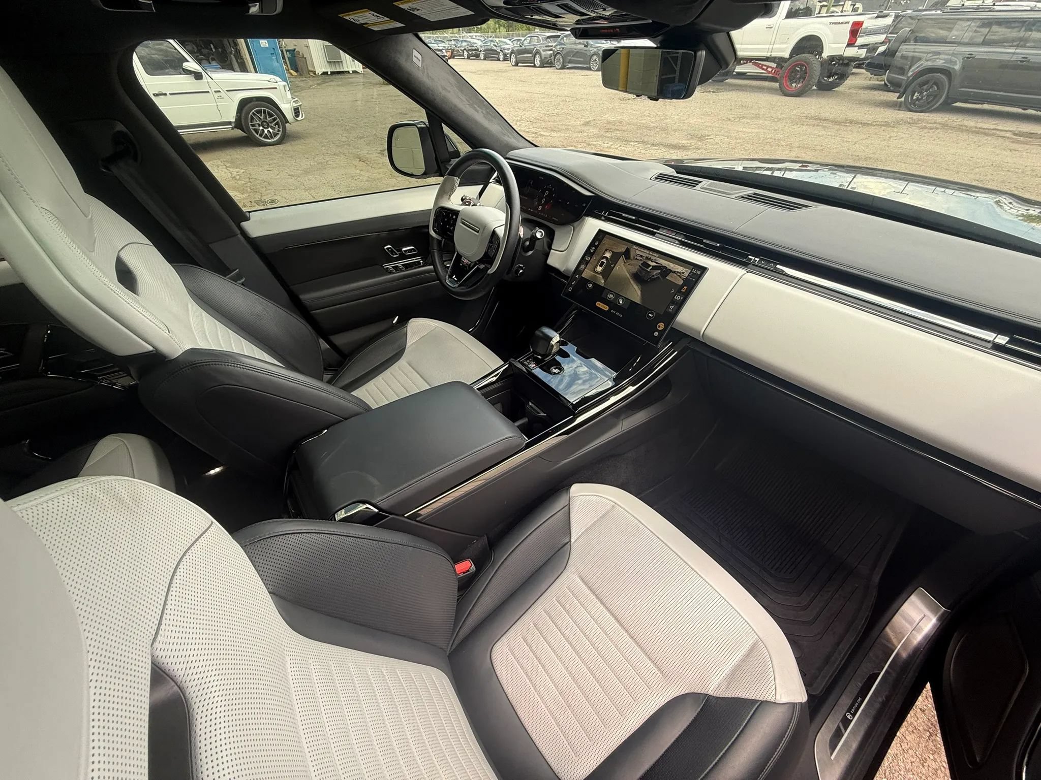 Used 2024 Land Rover Range Rover Sport AWD/4WD image 35