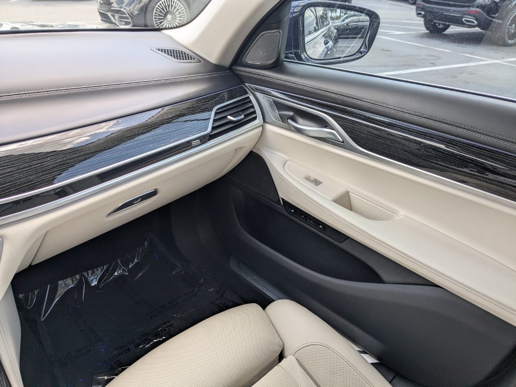 Used 2021 BMW 745e xDrive w/ Premium Package AWD/4WD image 4