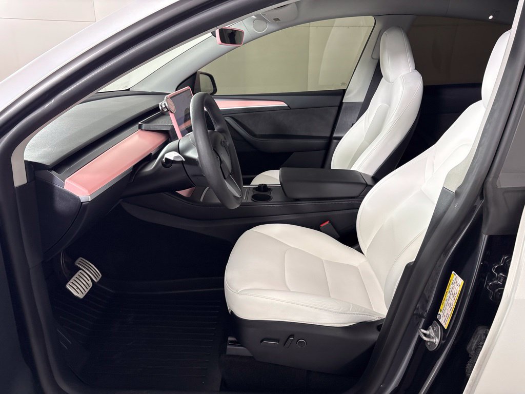 Used 2024 Tesla Model Y Performance AWD/4WD image 25