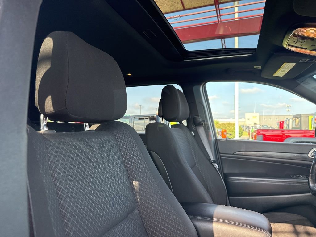 Used 2022 Jeep Grand Cherokee Laredo E w/ Security & Convenience Group image 34