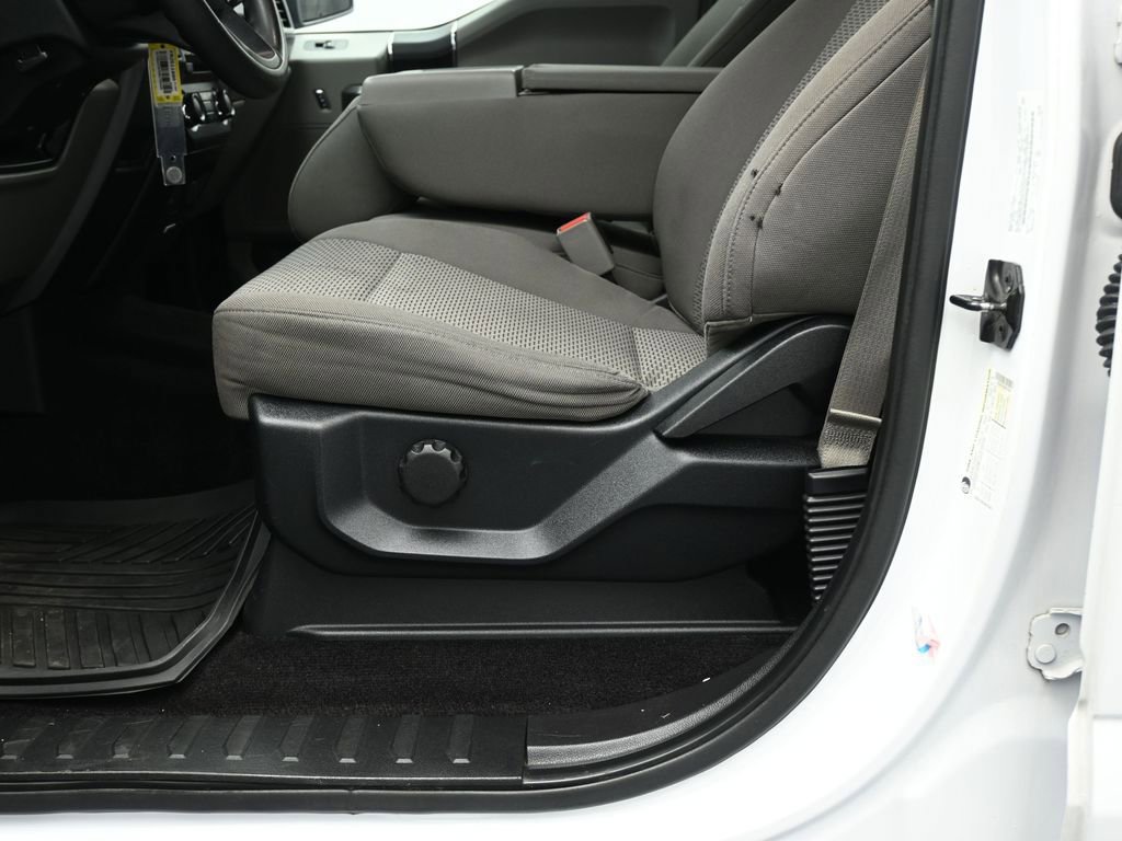 Used 2017 Ford F150 XLT image 10