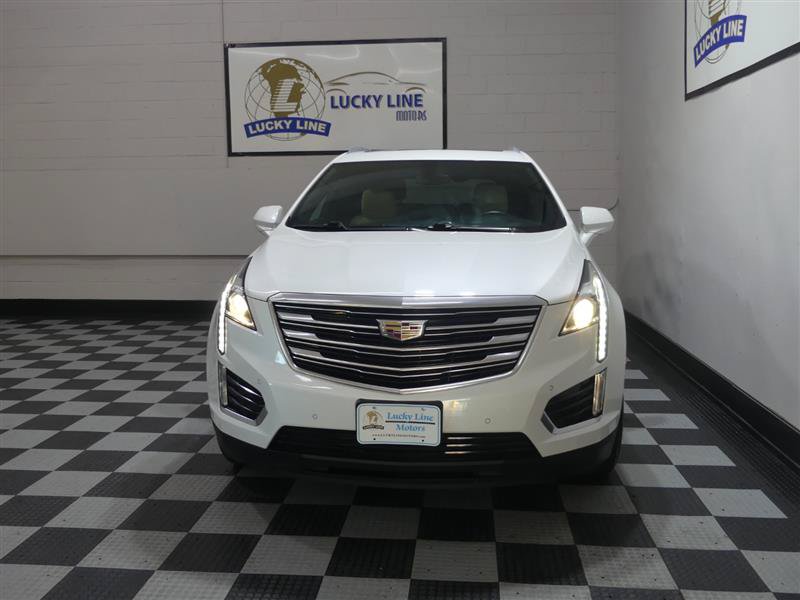 Used 2017 Cadillac XT5 Luxury AWD/4WD image 2