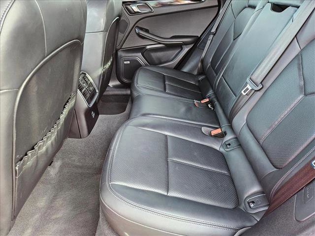 Used 2021 Porsche Macan S image 18