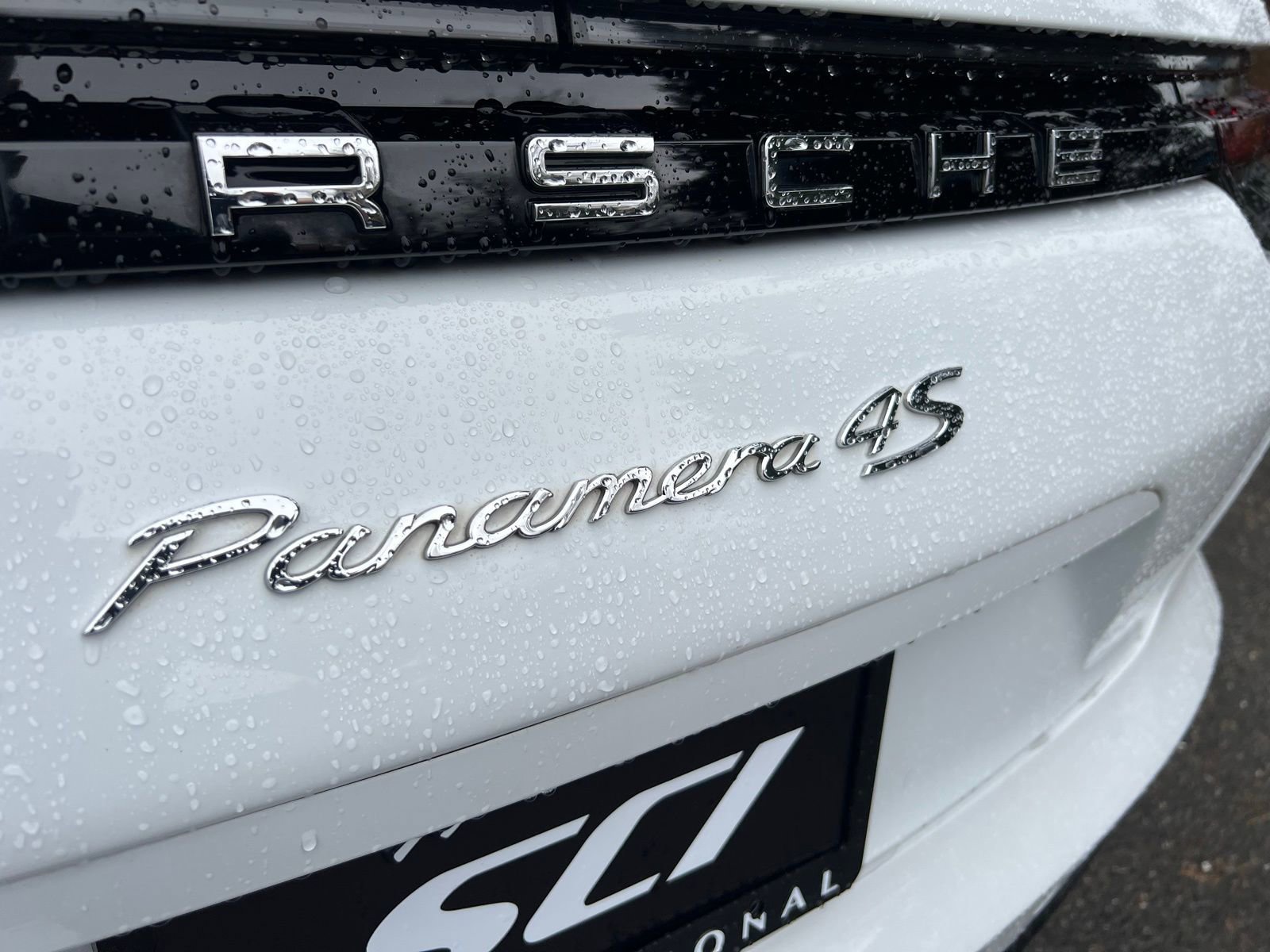 Used 2018 Porsche Panamera 4S image 5