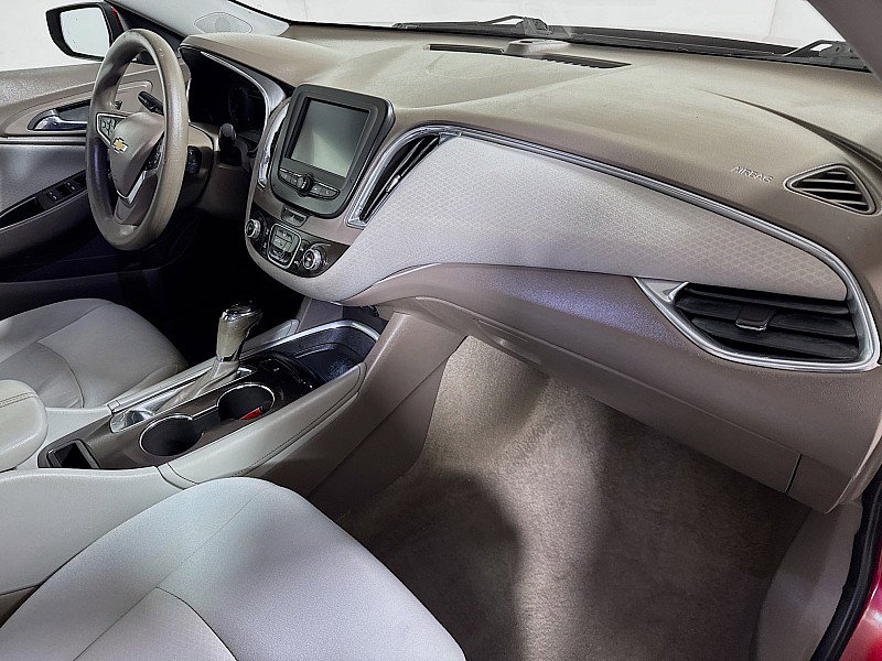 Used 2017 Chevrolet Malibu LT FWD image 26