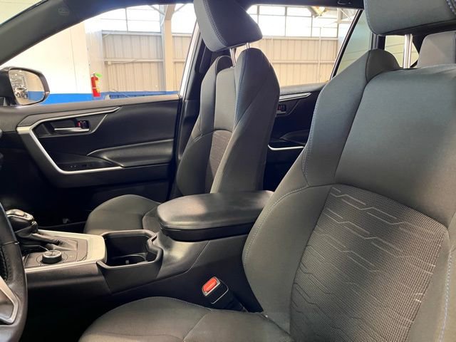 Used 2022 Toyota RAV4 SE w/ Convenience Package image 22