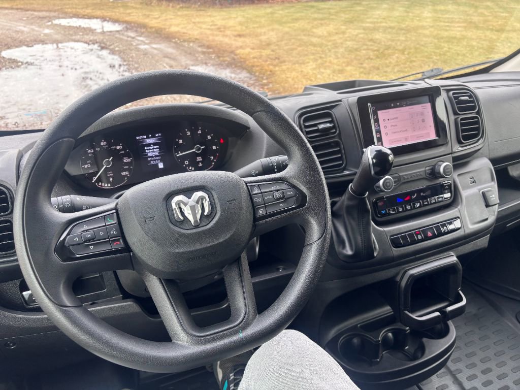 Used 2025 RAM ProMaster 2500 w/ Convenience Group image 17