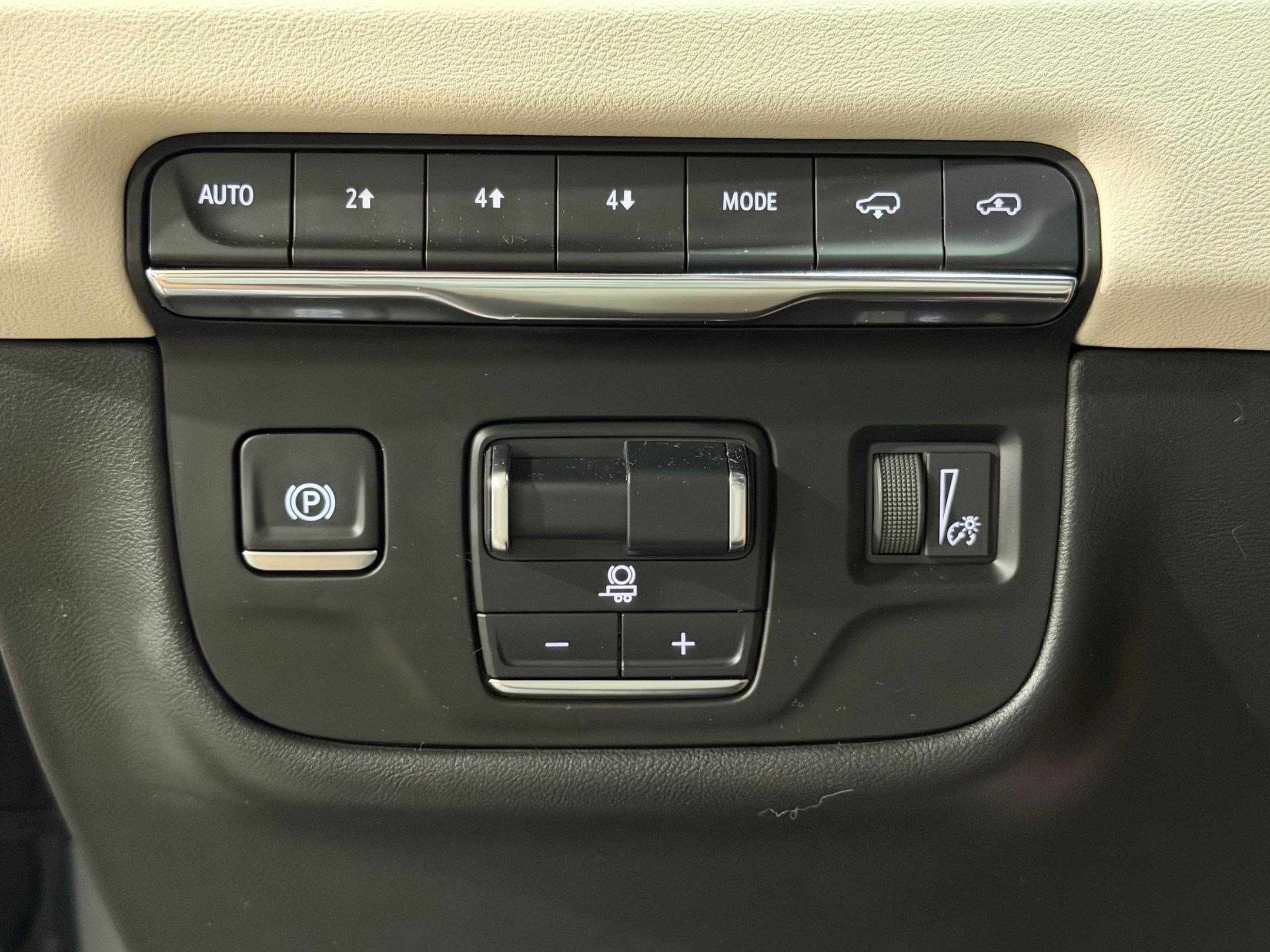 Certified 2025 Cadillac Escalade Sport w/ Touring Package AWD/4WD image 35