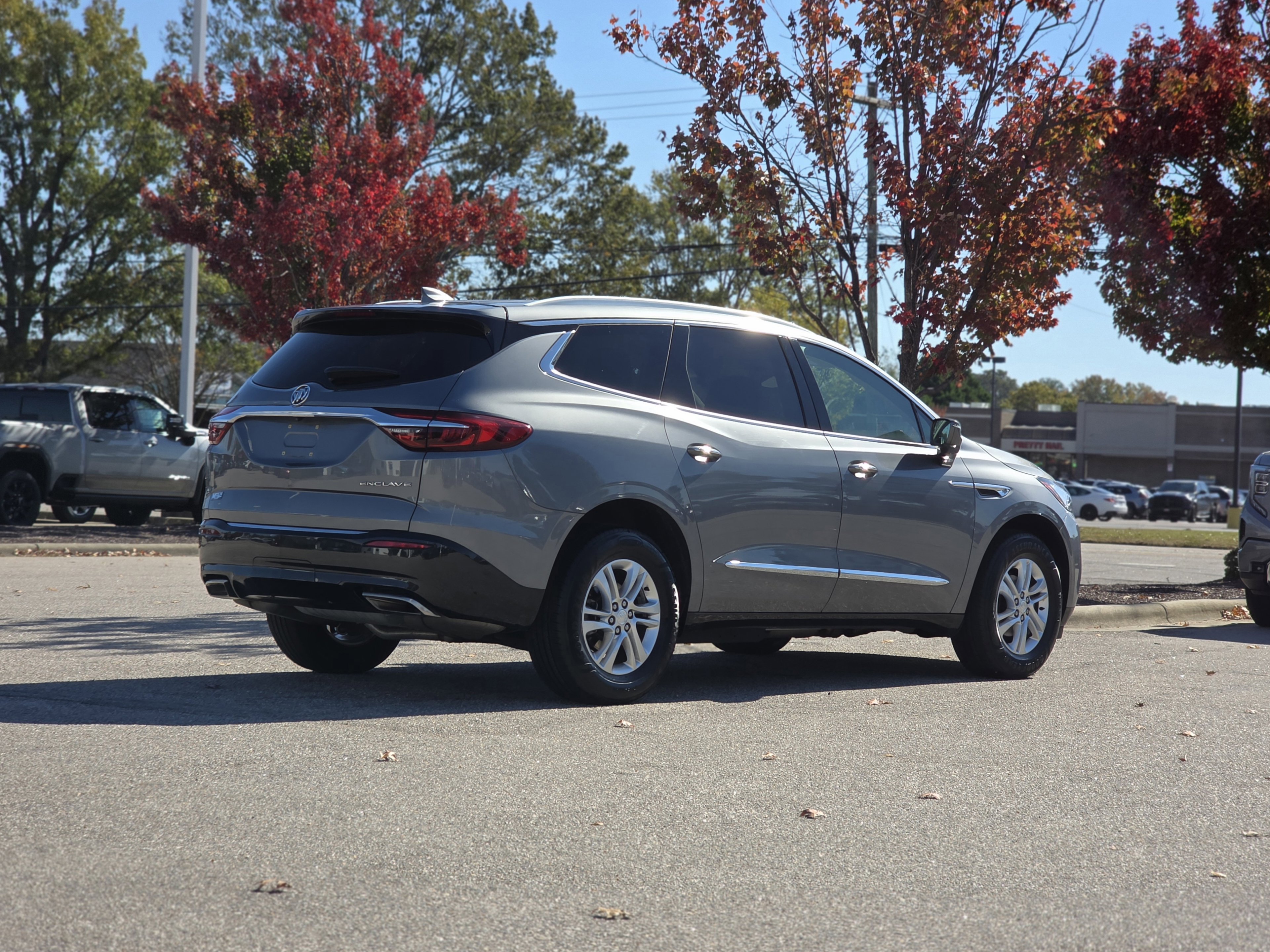 Used 2019 Buick Enclave Essence image 7