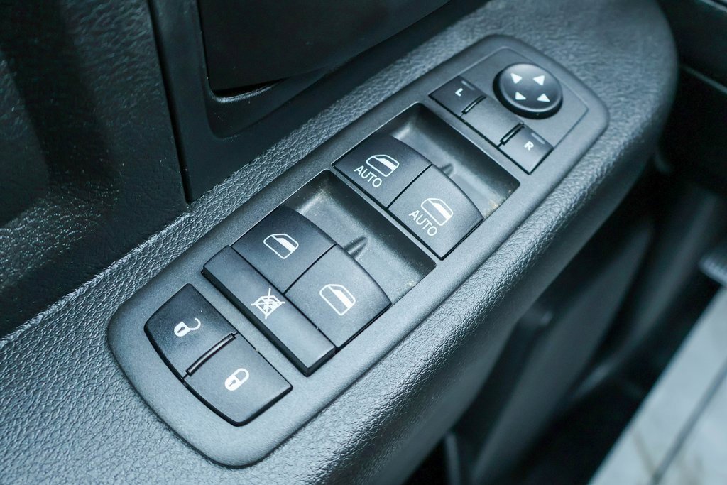 Used 2022 RAM 1500 Tradesman w/ Chrome Appearance Group image 16