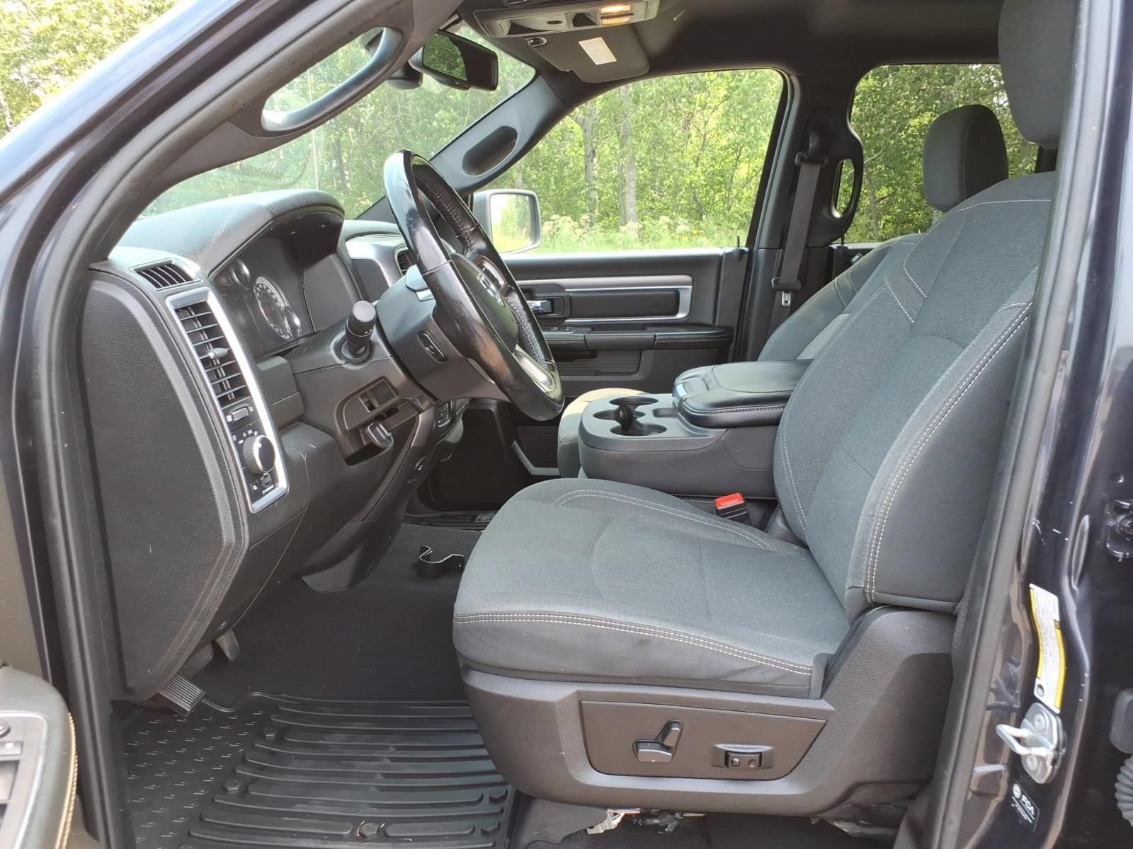 Used 2021 RAM 1500 Warlock w/ Luxury Group AWD/4WD image 14