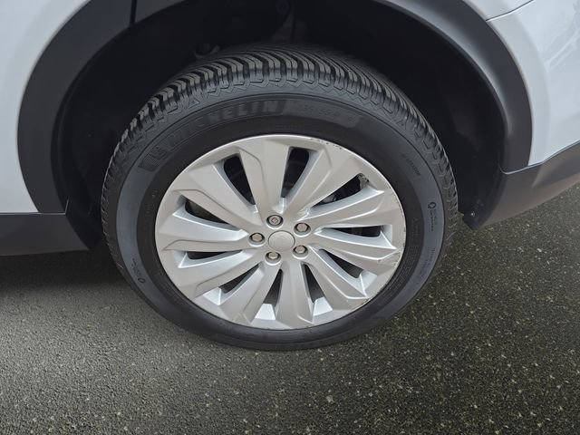 Used 2020 Land Rover Discovery Sport SE image 36