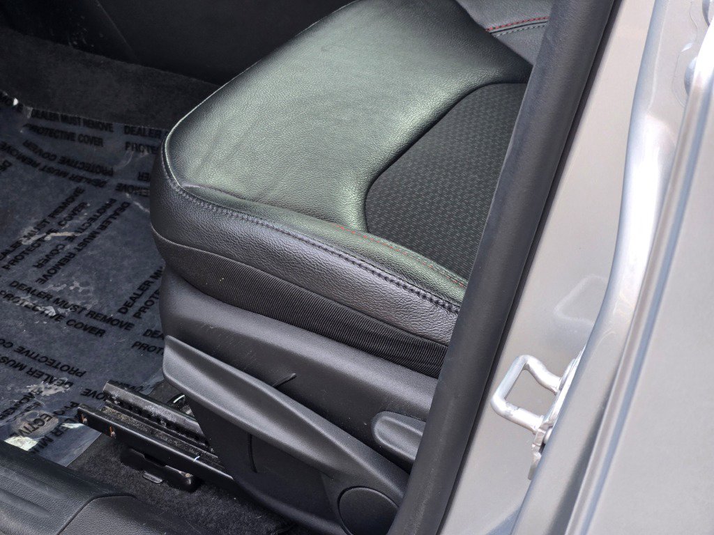 Used 2025 Jeep Compass Trailhawk image 23