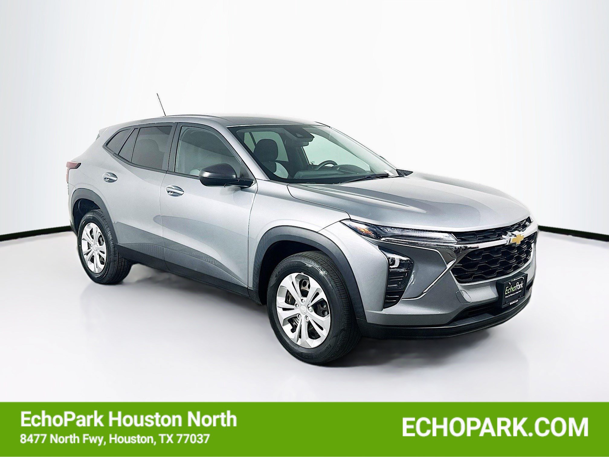 Used 2024 Chevrolet Trax LS FWD image 1