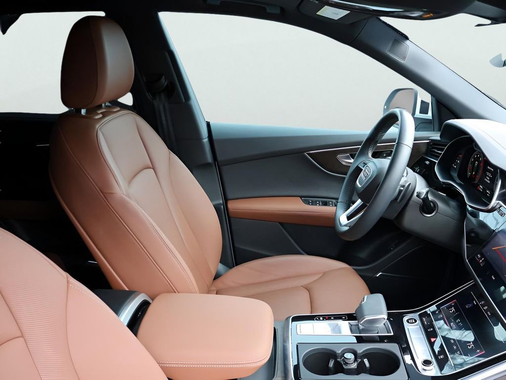 Used 2025 Audi Q8 Premium Plus image 11