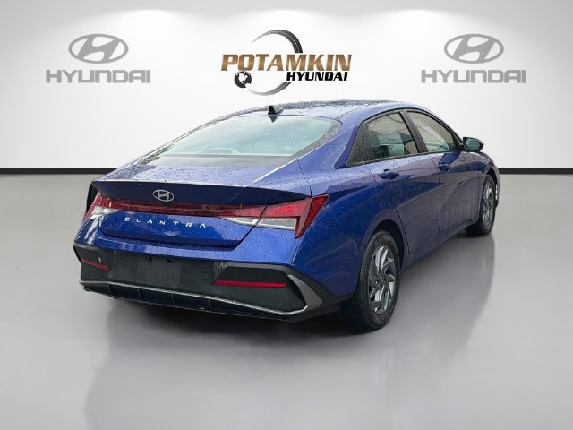 Used 2024 Hyundai Elantra SEL FWD image 5