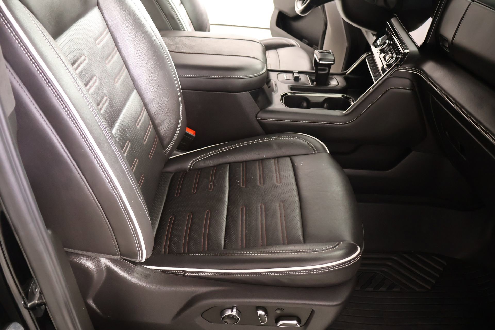 Used 2024 GMC Sierra 1500 AT4X w/ AT4X AEV Edition image 14