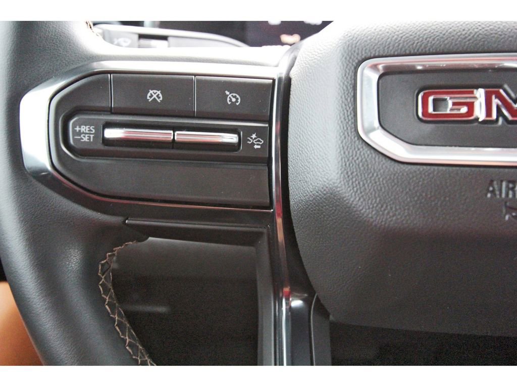 Used 2025 GMC Canyon AT4 image 17