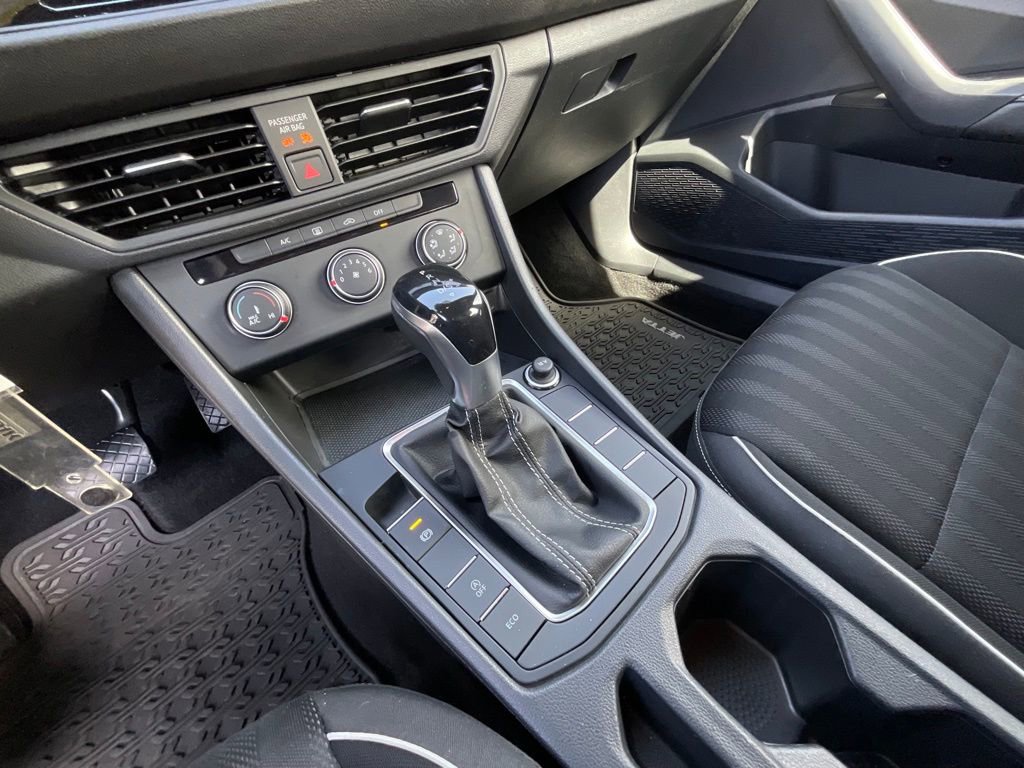 Used 2022 Volkswagen Jetta Sport image 29