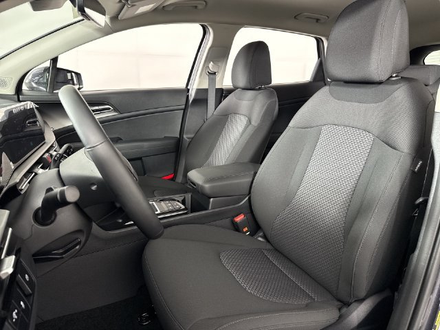 New 2026 Kia Sportage LX w/ LX Convenience Package AWD/4WD image 11