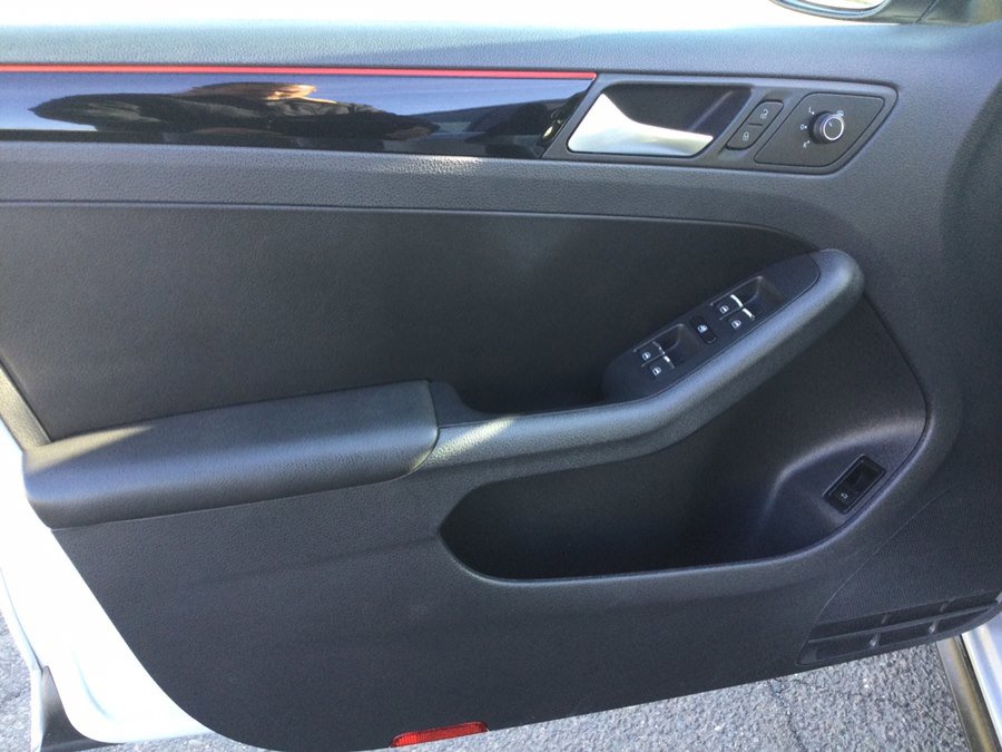 Used 2017 Volkswagen Jetta GLI FWD image 12