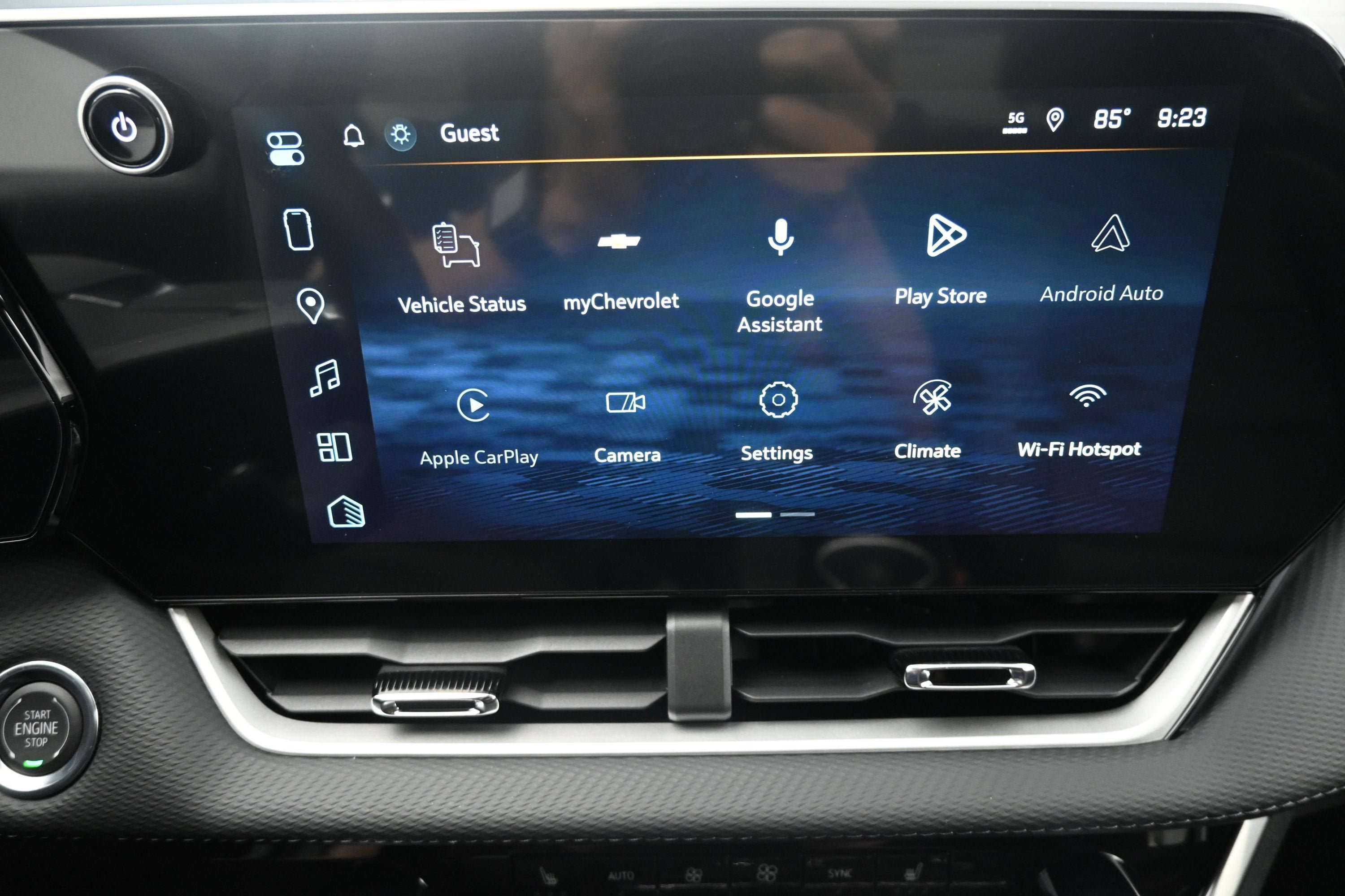 New 2027 Chevrolet Equinox LT w/ Convenience Package II FWD image 16