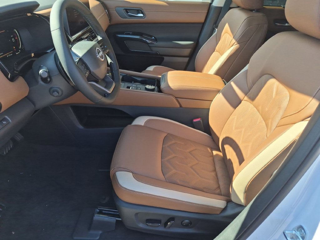 New 2026 Nissan Pathfinder Platinum AWD/4WD image 6