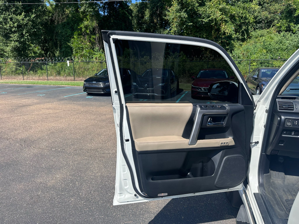 Used 2021 Toyota 4Runner Limited RWD image 6