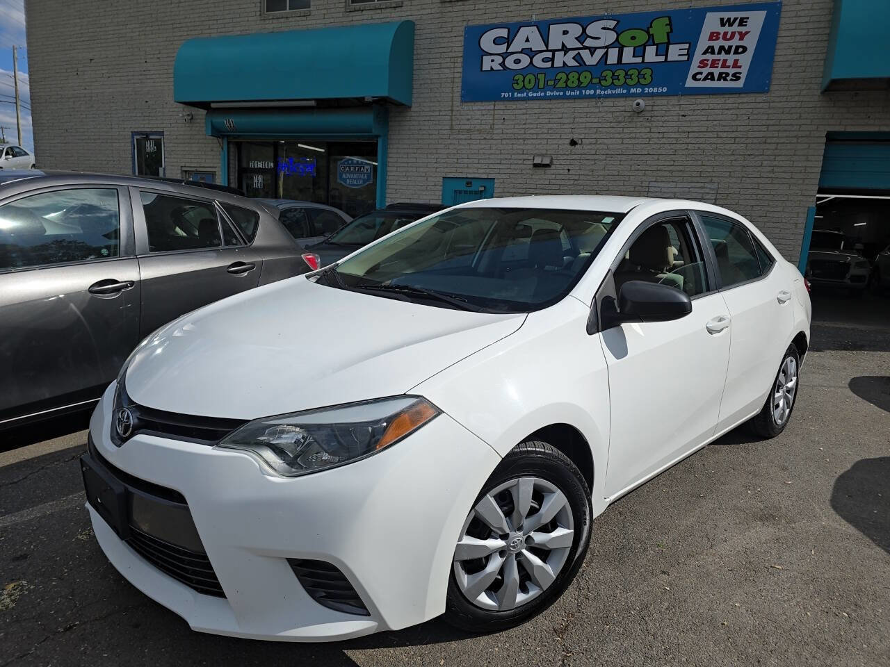 Used 2016 Toyota Corolla LE FWD image 3