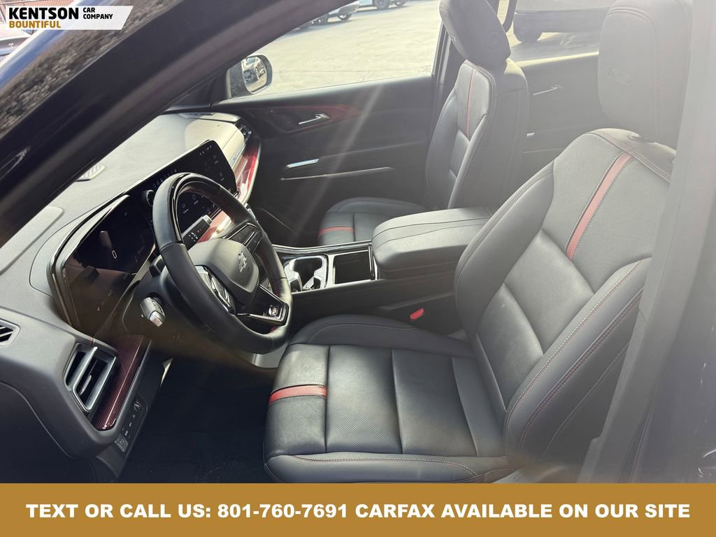 Used 2024 Chevrolet Traverse RS image 32