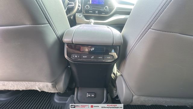 Used 2023 Toyota Highlander XLE image 14