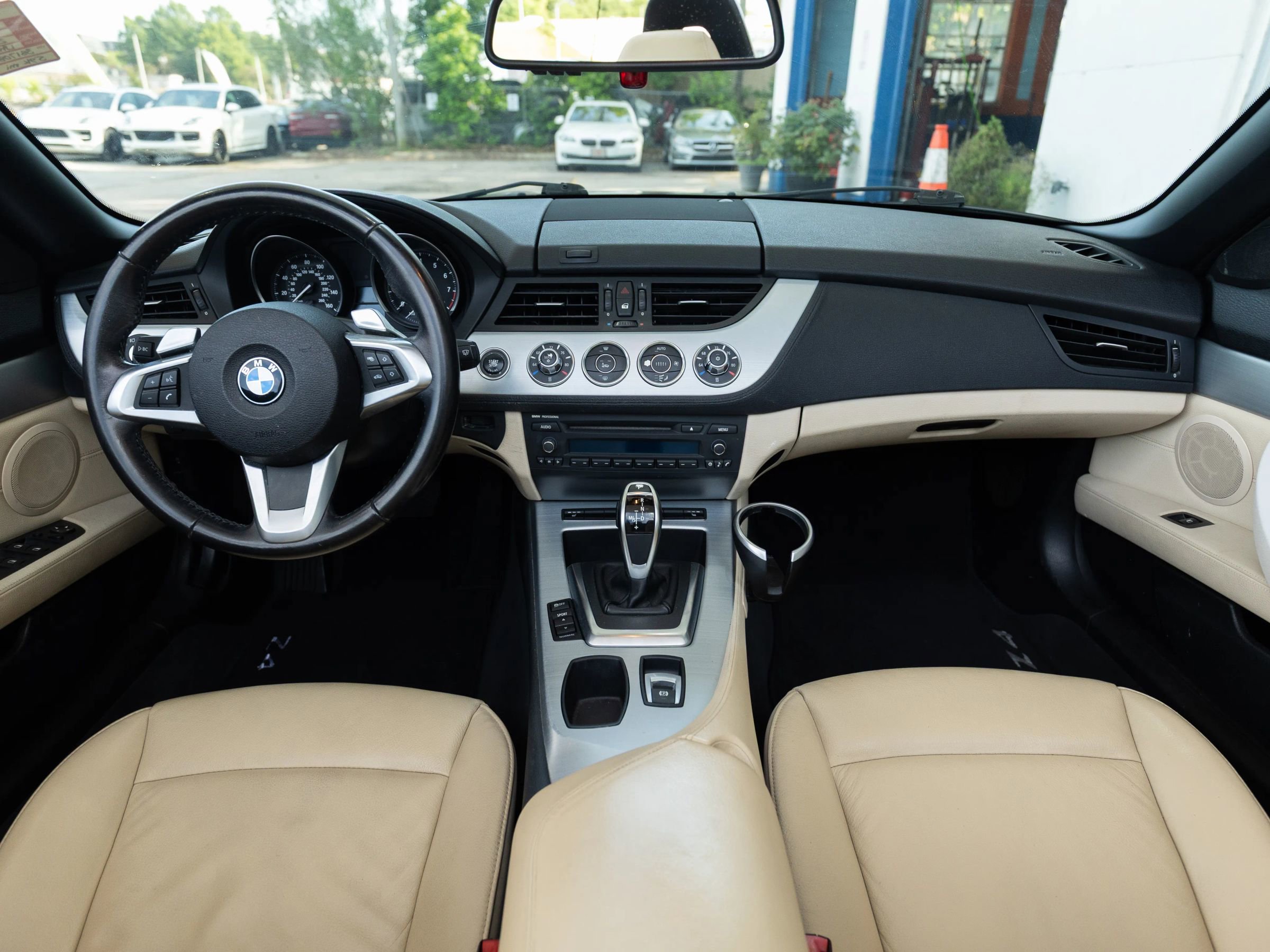 Used 2009 BMW Z4 sDrive35i RWD image 2