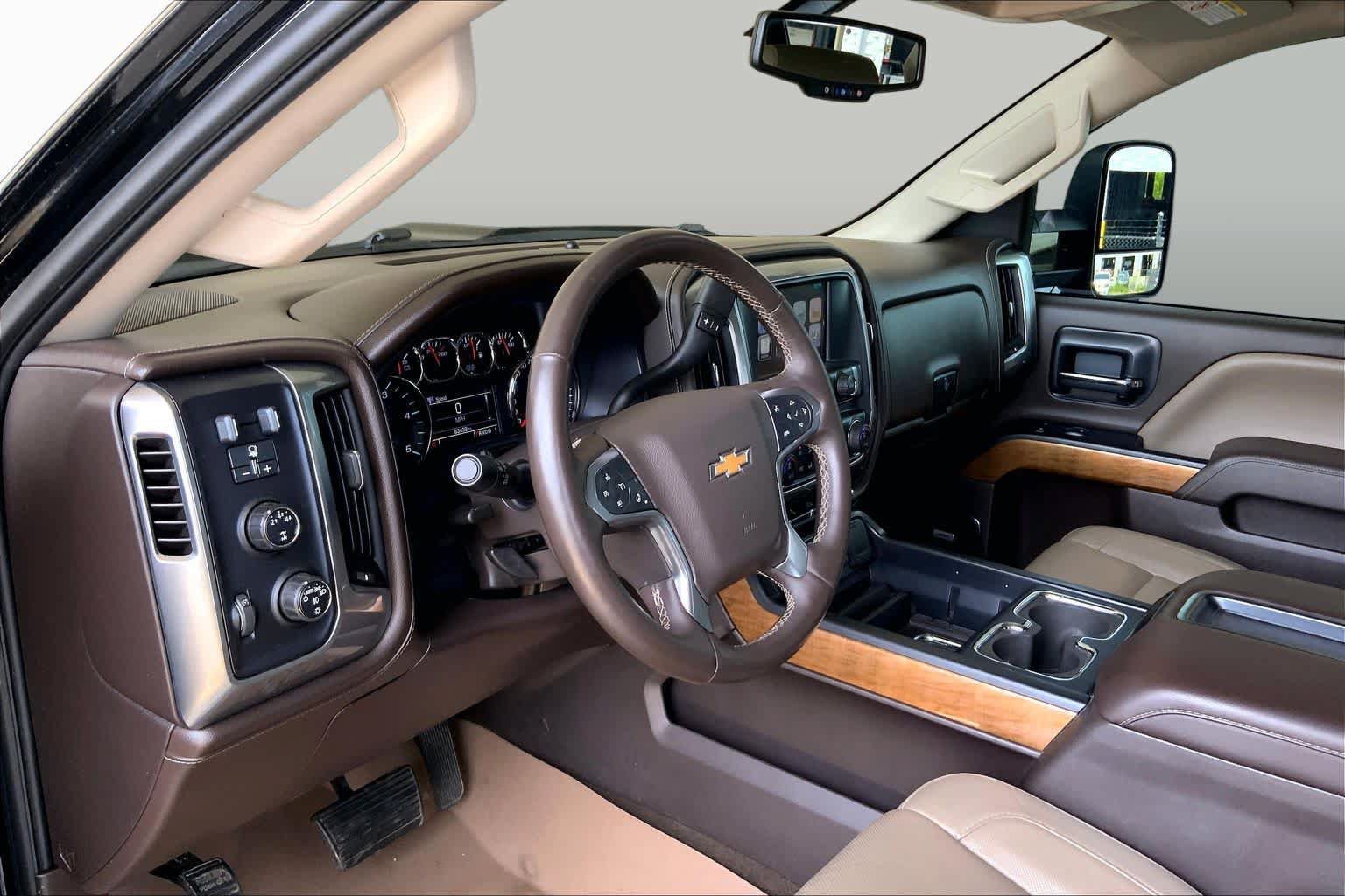 Used 2015 Chevrolet Silverado 3500 LTZ AWD/4WD image 17