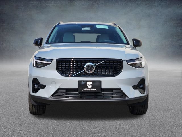 New 2026 Volvo XC40 B5 Plus w/ Protection Package Premier AWD/4WD image 2