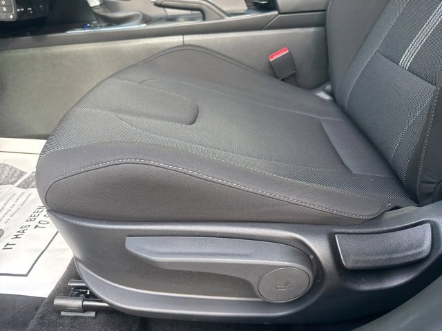 Certified 2025 Hyundai Elantra SE image 17