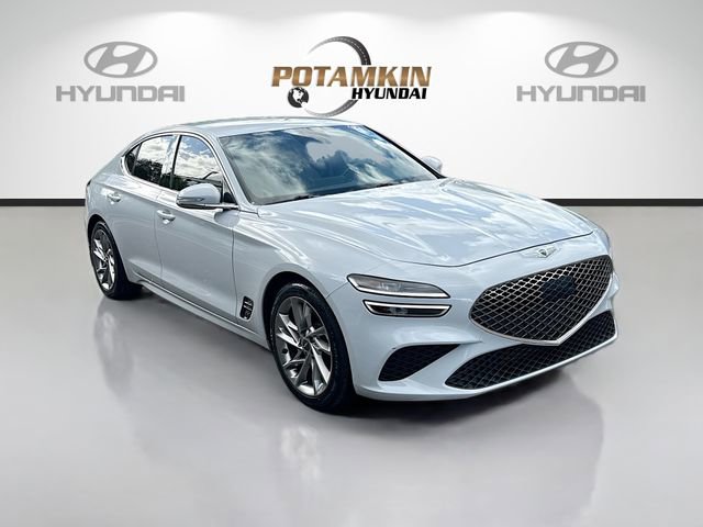 Used 2022 Genesis G70 2.0T image 3