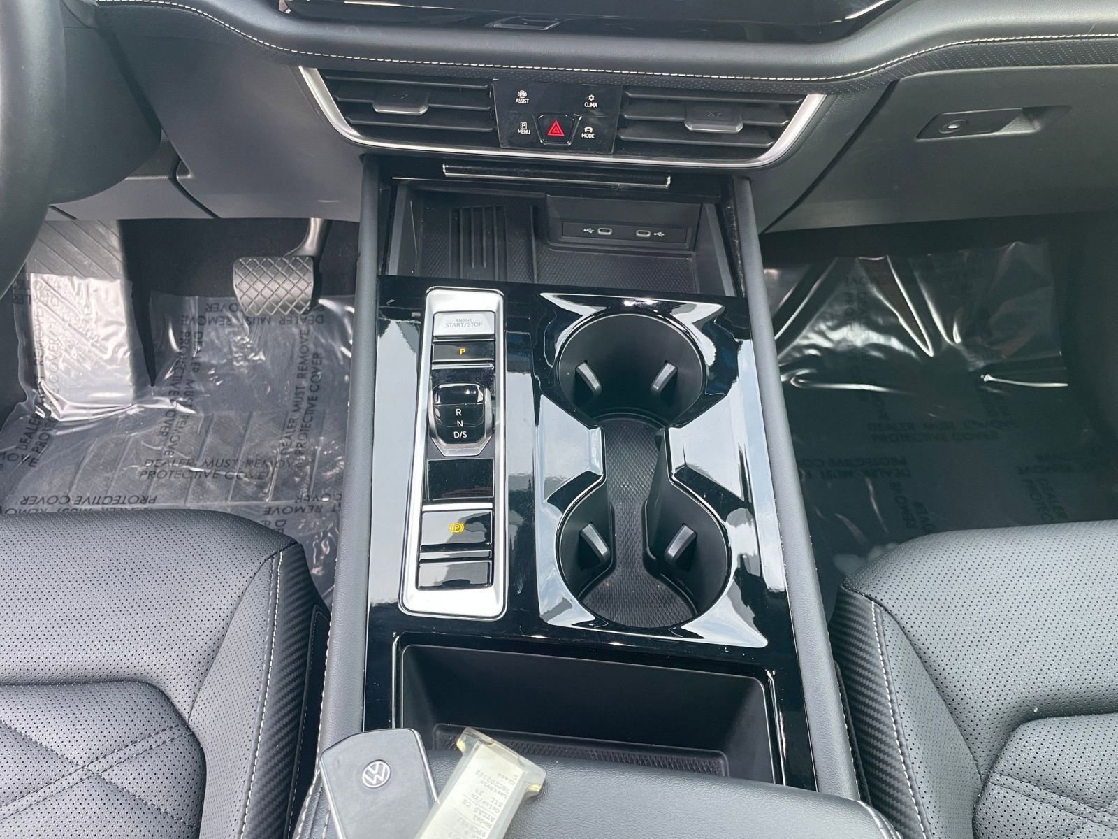 Used 2025 Volkswagen Atlas Cross Sport SE FWD image 43