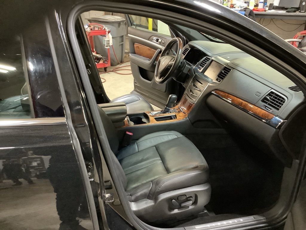 Used 2015 Lincoln MKS AWD w/ Equipment Group 101A image 20