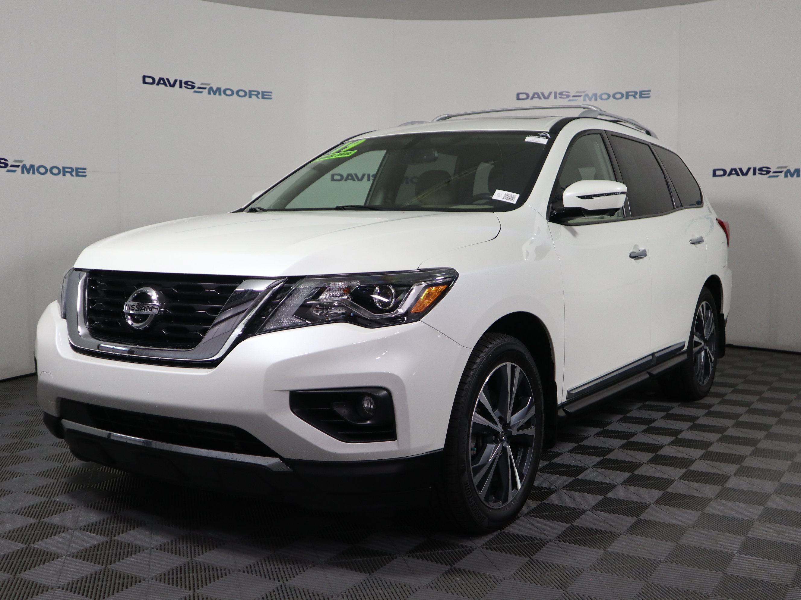 Used 2019 Nissan Pathfinder Platinum AWD/4WD image 11