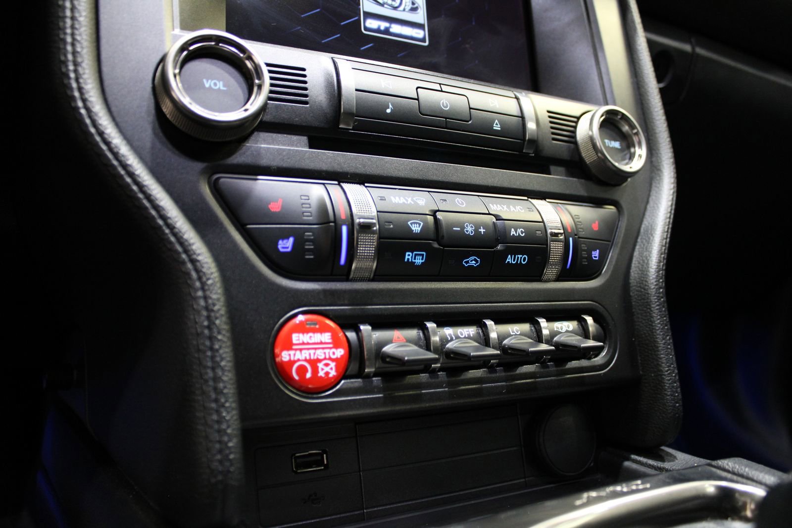 Used 2016 Ford Mustang Shelby GT350 w/ Technology Package image 24