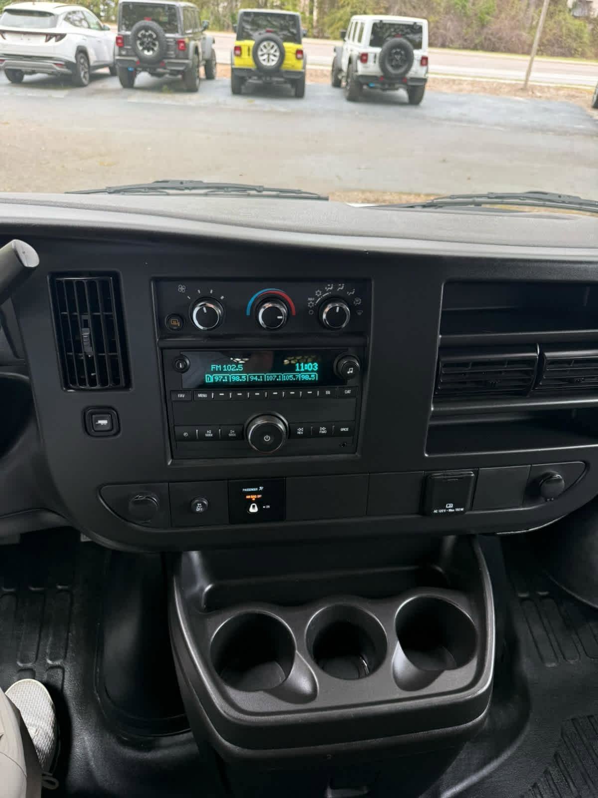 Used 2024 GMC Savana 2500 w/ Driver Convenience Package RWD image 18