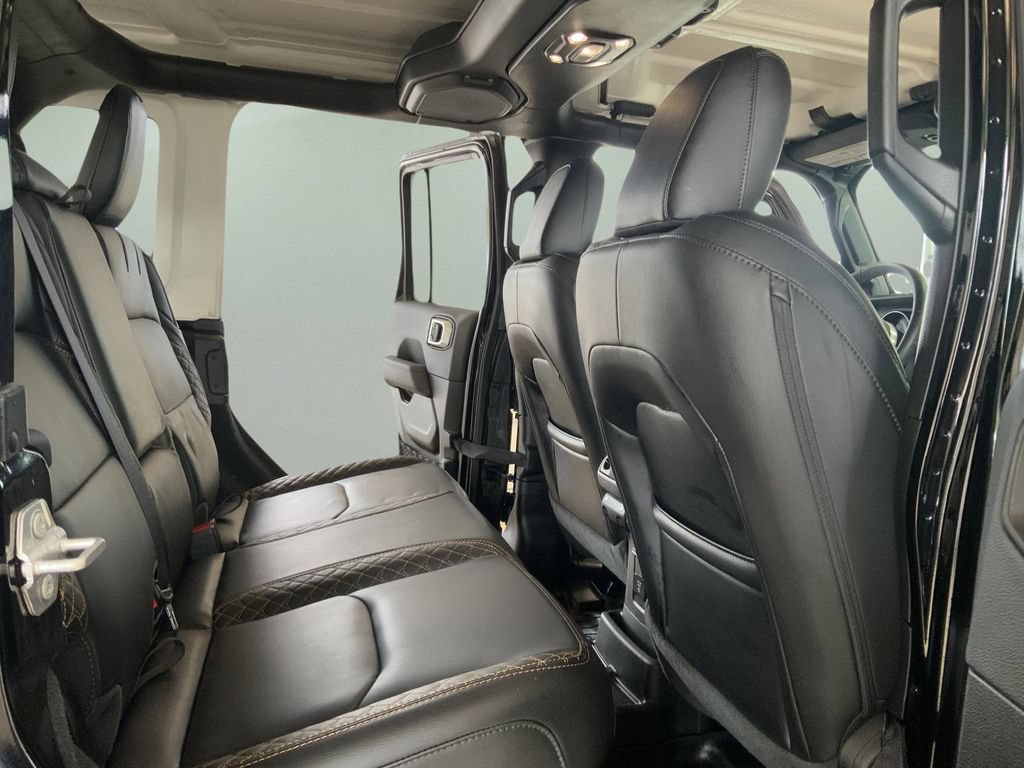 Used 2022 Jeep Wrangler Unlimited Sahara AWD/4WD image 38