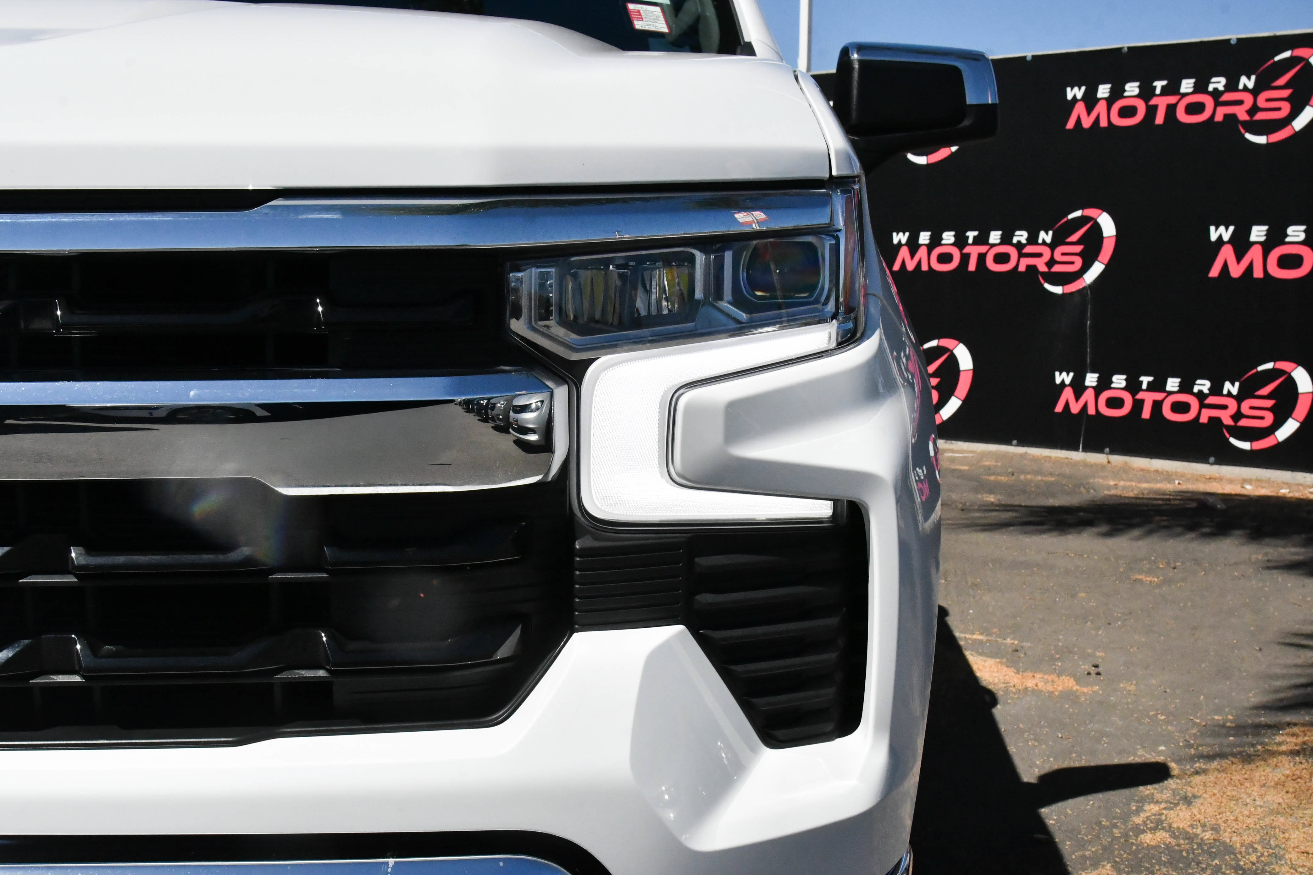 Used 2025 Chevrolet Silverado 1500 LT w/ LPO, Dark Essentials Package AWD/4WD image 11