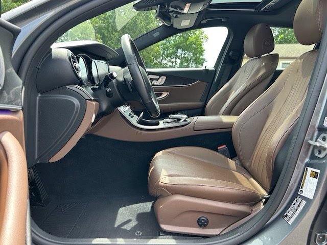 Used 2019 Mercedes-Benz E 300 4MATIC image 11