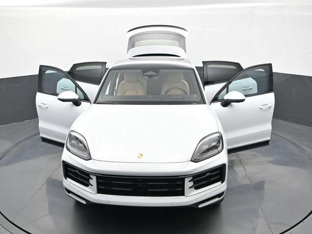 Certified 2026 Porsche Cayenne Coupe AWD/4WD image 31
