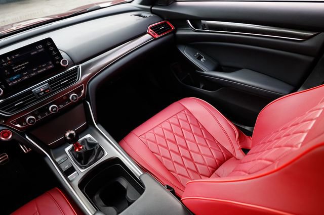 Used 2018 Honda Accord Sport image 25
