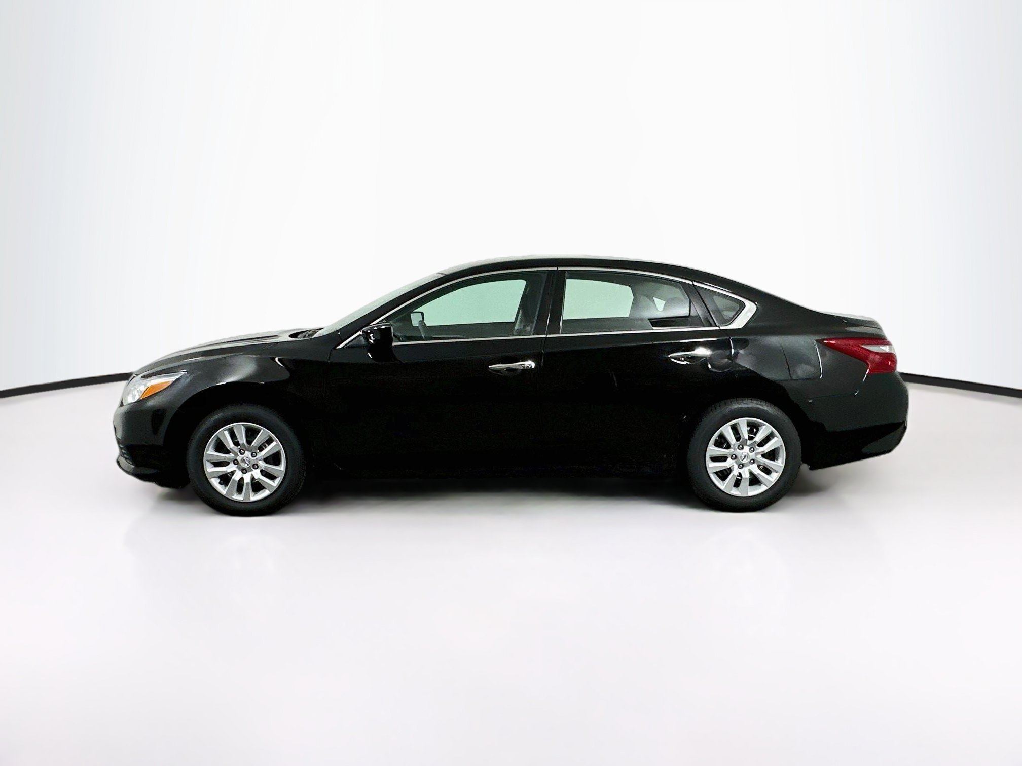 Used 2018 Nissan Altima 2.5 S FWD image 4