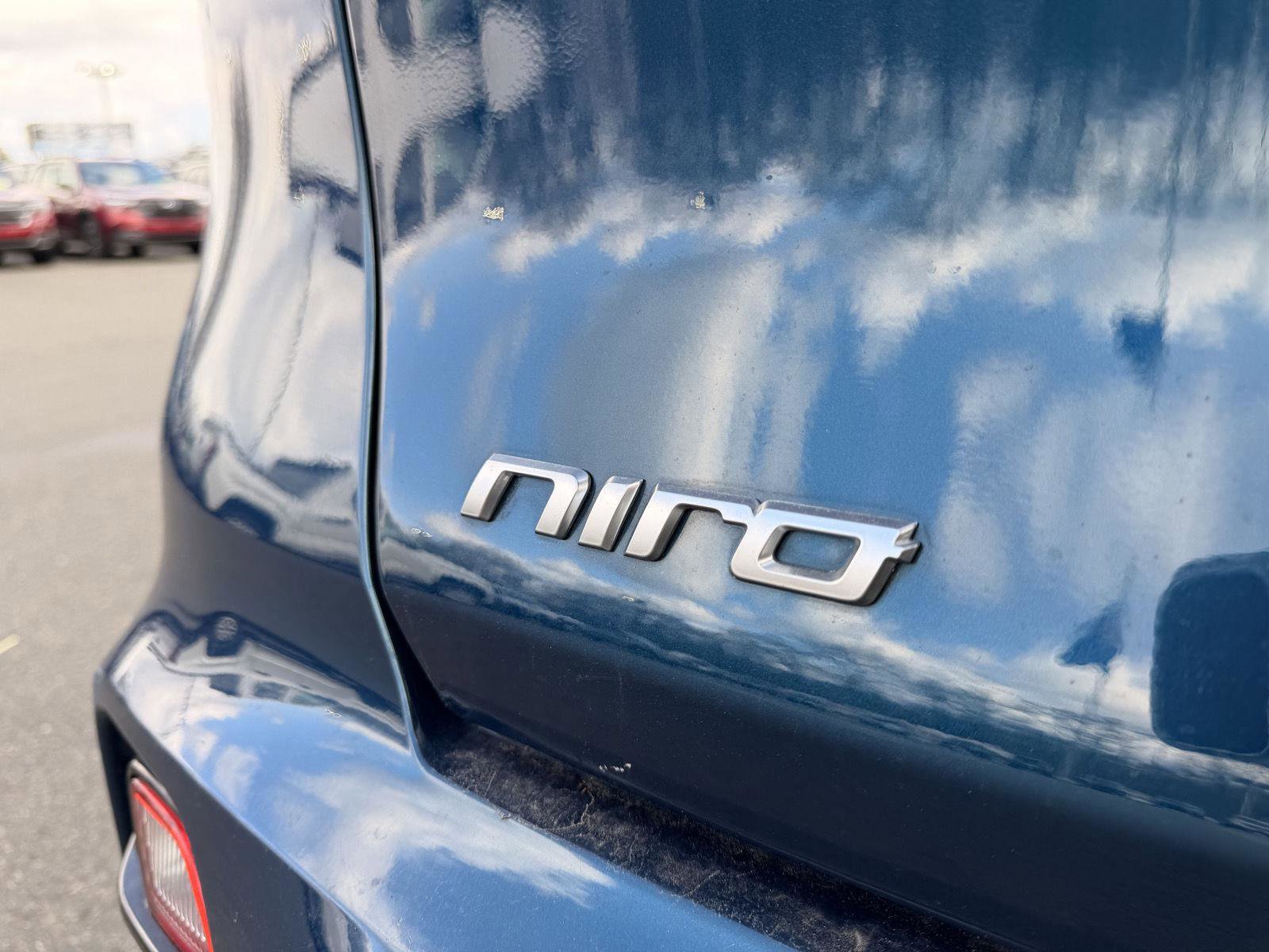 Used 2020 Kia Niro EX image 34