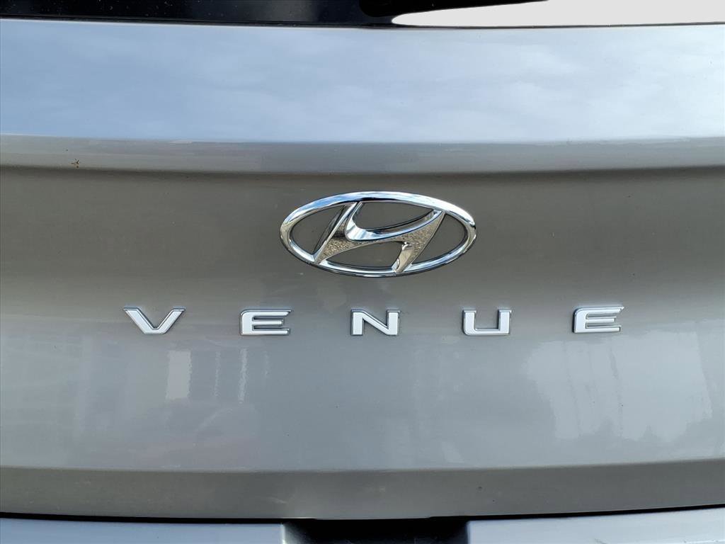 Used 2024 Hyundai Venue SEL image 5